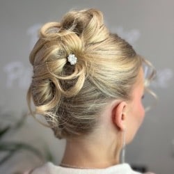 Pilke juhla- ja hääkampaukset